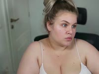 Hello !! My name is Ally.I am very kind and friendly girl and i love to talk !! I like to meet new people and to discover their personality.Let s have a great time togethet ;)