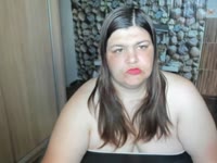 buna, sunt ionela din romania, am 29 de ani, si sunt aici pentru distractie.Hi, I