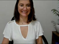 ola, soy una mujer, una chica dulce y traviesa a la que le gusta probar cosas nuevas.¿Quieres descubrir conmigo lo traviesa que puedo ser? estoy esperándote!