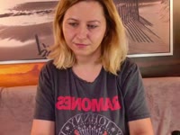 Big boobs + jelly butt + green eyes + friendly lady = ARRIANA. I