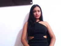Thank you for being in my room, I am a Colombian girl, I consider myself happy and kind, I am here with the intention of meeting people from different parts of the world, learning about their customs and tastes, with me you will have a pleasant moment in which you will leave reality for a moment... a lot of fun and pleasure, I like it when you have all your attention on me, that with your look you show me the desire to be with me...