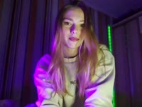 Hi, I’m Alena — a little dreamy, a little shy, but very real
My world is made of pilates mornings, deep talks with friends, and hair that refuses to be anything but natural.
Do you believe in time travel?
Do you think kindness can change the world?
And… would you stay if I whispered something just for you?
I