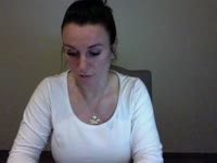 Hey ik ben Nina. Korte intro .. ik ben klein van stuk maar groots in presence, love it. Dominant op een speelse manier.ik hou van nieuwe uitdagingen! Oeh, ik voel de vibes al ..