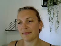 Hallo ik ben Maud een Nederlandse dame. Ik ben gek op alles wat met sex te maken heeft en wil dit graag met je delen.Er zijn maar weinig dingen waar ik niet voor open sta en ben erg benieuwd naar je wensen.Ik hoop je snel te zien en geile dingen met je te beleven.XX Maud
