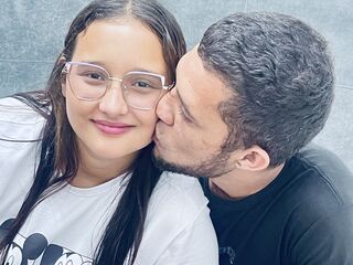 adult cam couple live AnnaliaAndJeremy