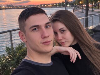 couple webcam show LukasAndAnya