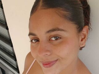 hot strip tease webcam AlanaRiveraa