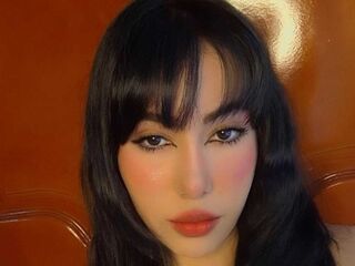 topless cam girl AlannaBliss