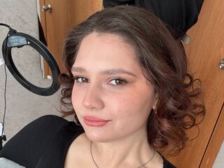 camgirl masturbating with sextoy AlettiKolini