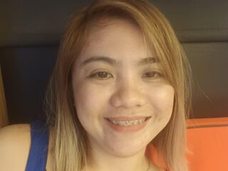 masturbating girl Amazingcherry