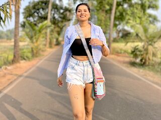 cam girl playing with sextoy AnnaIver