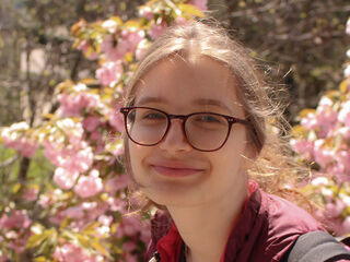 camslut showing pussy AureliaVyxen