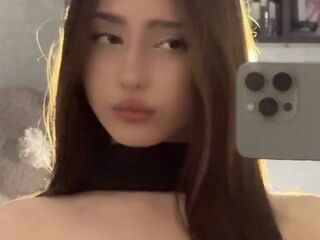 webcam striptease show BellaJersiquins