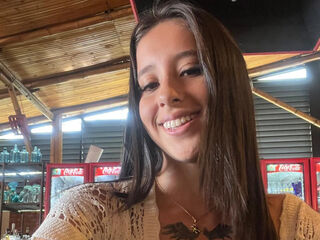 hot cam slut BellaLeroi