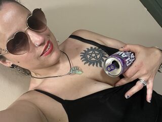 beautiful webcam girl BrattyBride