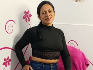 live sexcam CanelaGolden
