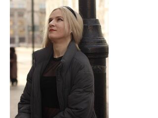 naked webcam girl video CarinGoodwin