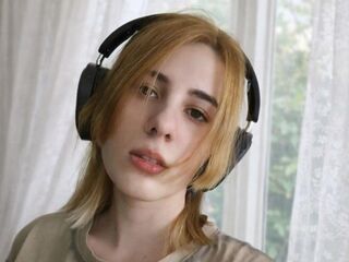 naked girl with webcam fingering pussy CarlHanchett