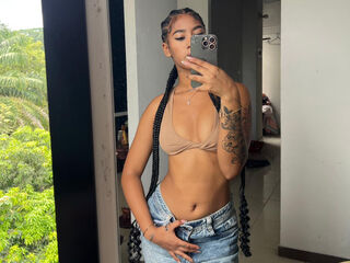 cam slut chat CarolineCartson