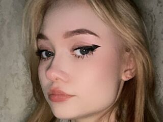 camgirl picture CecilyBurnard