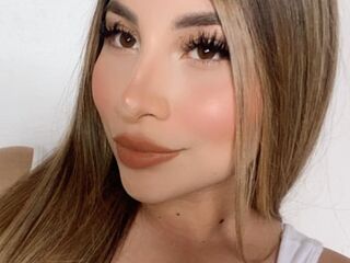 beautiful camgirl CelesteCols