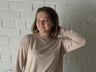 masturbating ChristiaBenoy