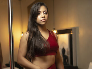 camgirl playing with sextoy CloheBell