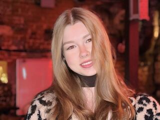 hot cam show DainaThroneberry