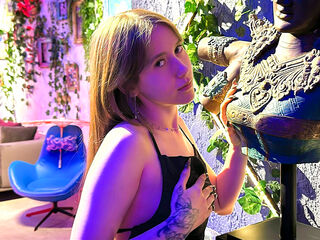 girl chatroom DaisyWane