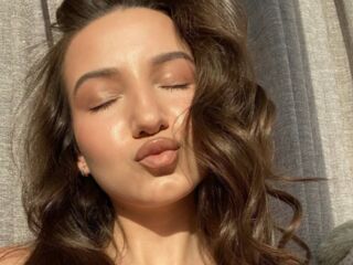 naughty cam girl masturbating DinaSweeny