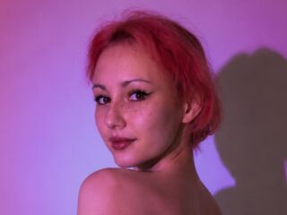 naked camgirl masturbating with dildo ElanaHelfert
