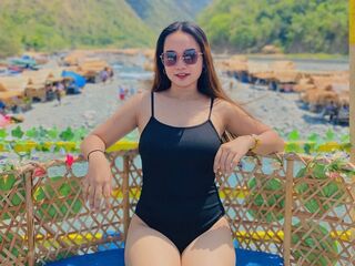 naughty camgirl fingering shaved pussy ElliseWise