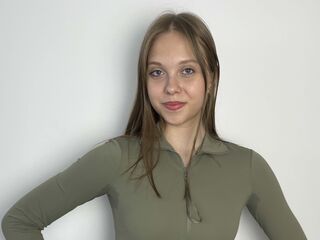camgirl showing tits ElviaSix