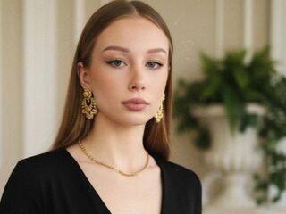 hot webcam slut EmaGurrad