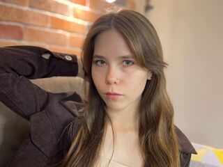 free chat room EmiliDen
