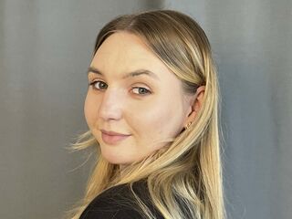 cam girl webcamsex FloraBrenden