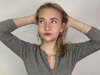 camgirl masturbating with sextoy HisakoHenn