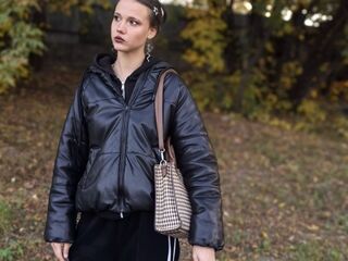 naked girl with cam masturbating JolenePeterson