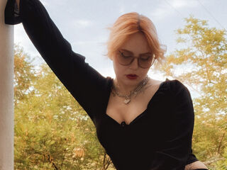 camgirl playing with vibrator KaleighCollett