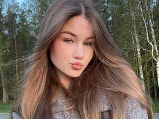 camgirl masturbating with sex toy KentukiShreeves