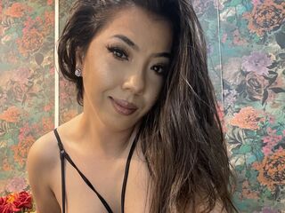 fingering girl cam KiaraDevlyne