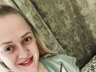 naked webcam girl KiraBorsch