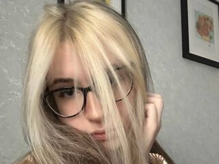 free video chat room KiraRihand