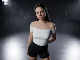 live cam girl LeibeeThi
