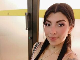 naked webcam girl picture LesslyKity