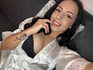 naked cam girl masturbating with vibrator LilaWest