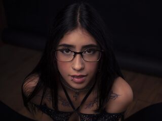 naughty cam girl fingering pussy LiliCollyns