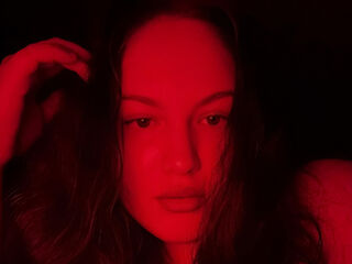 hot strip tease webcam LilithDelmare
