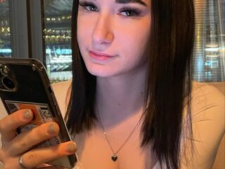 camgirl playing with dildo LilyGrows