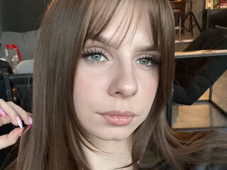 cam whore LoiseHarington